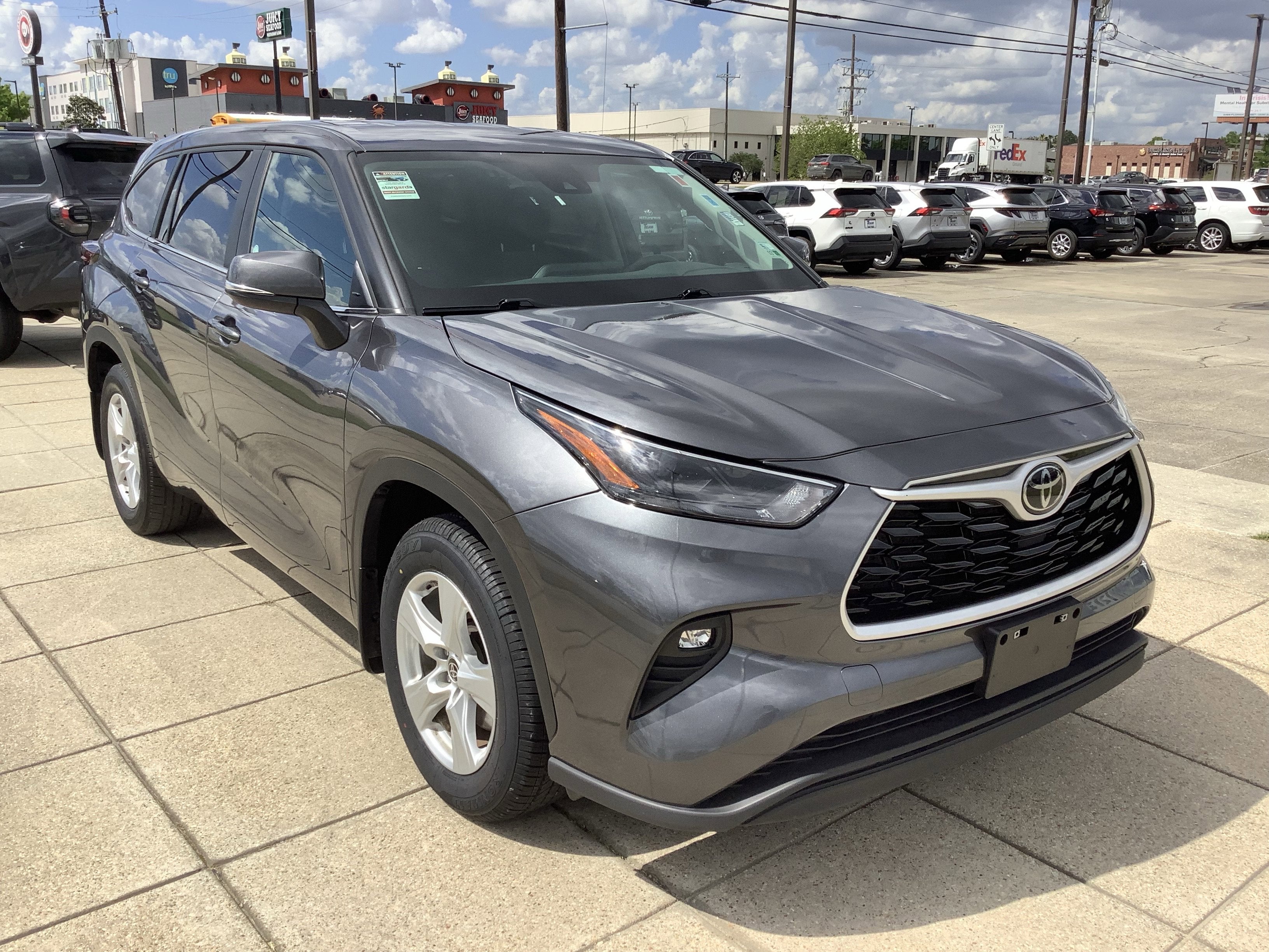 2024 Toyota Highlander LE