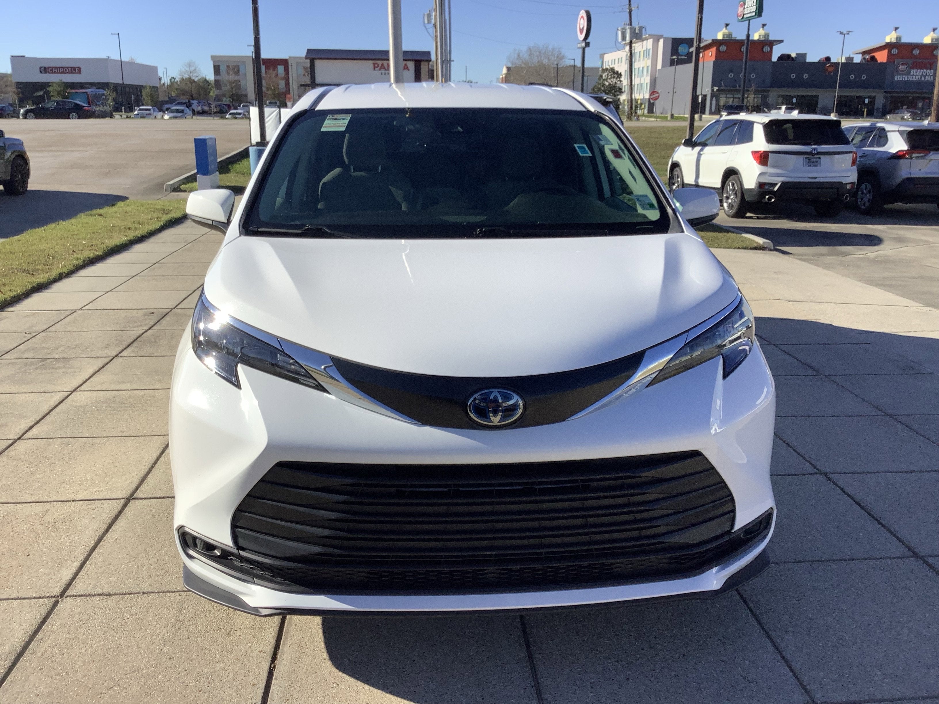 2024 Toyota Sienna LE