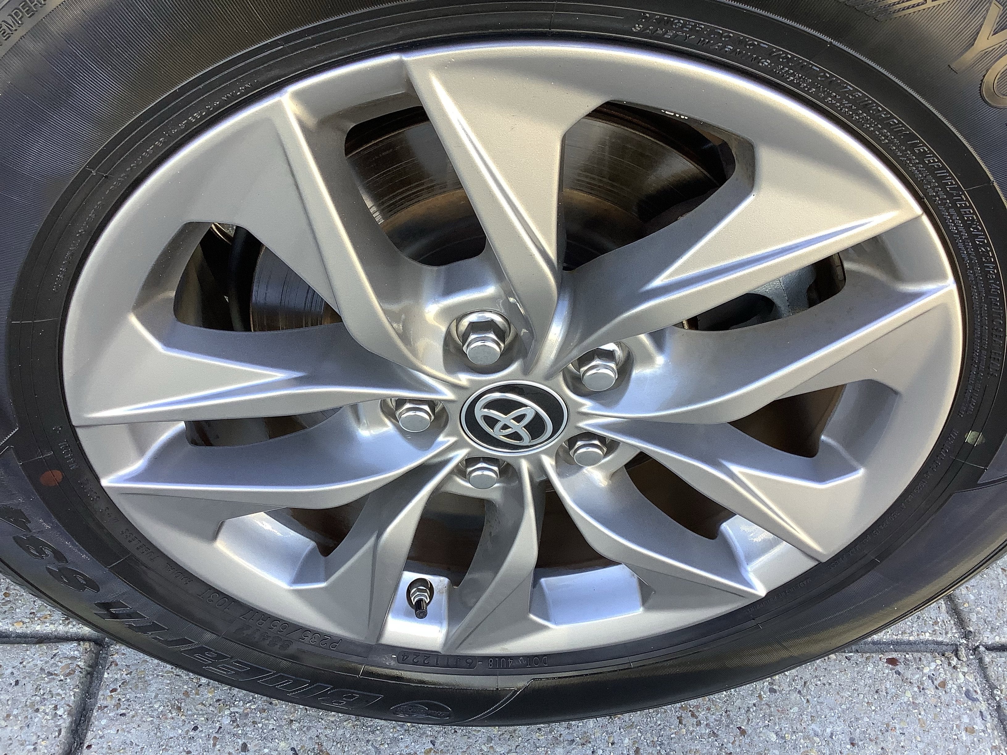 2024 Toyota Sienna LE