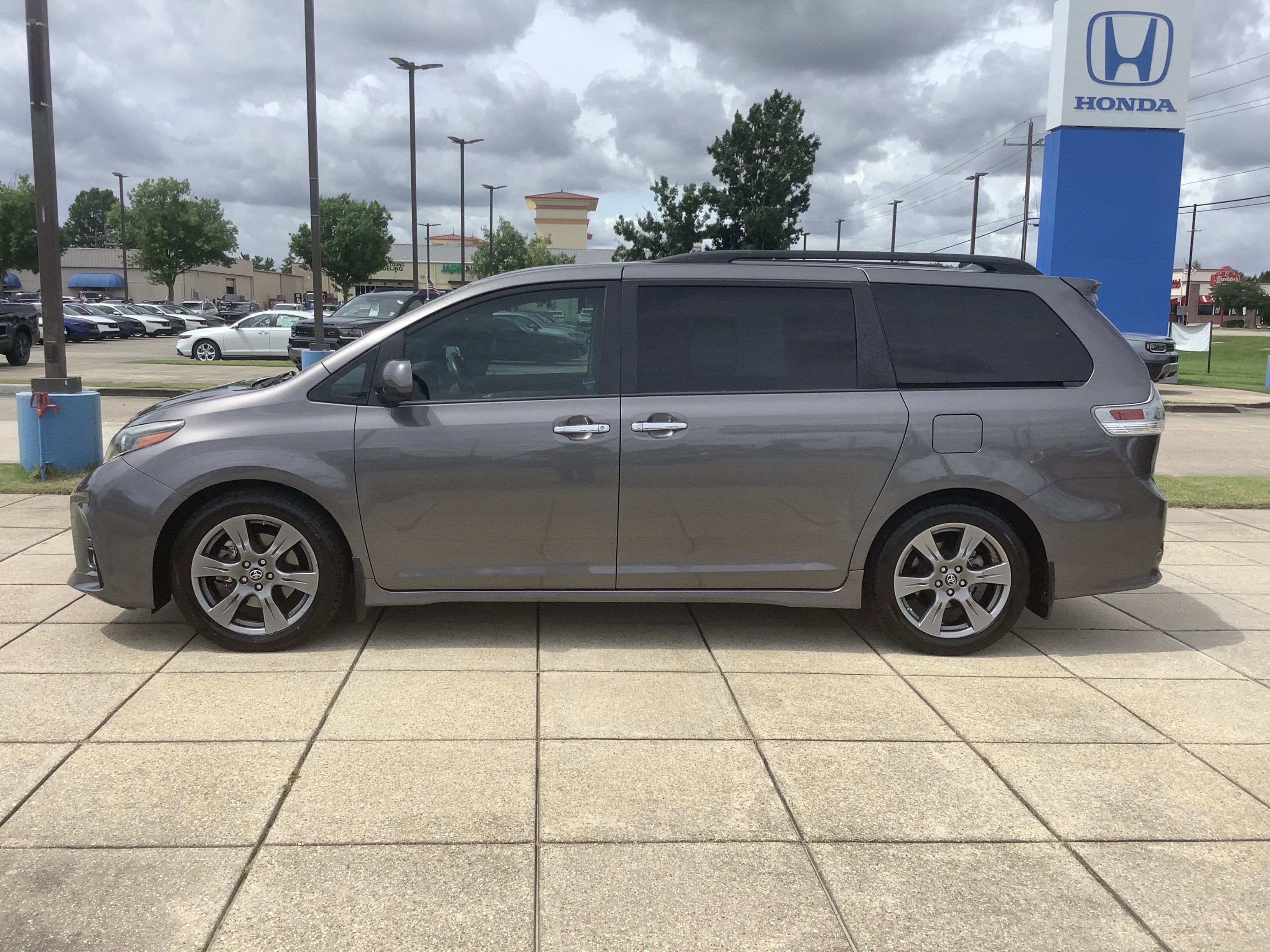 2018 Toyota Sienna SE