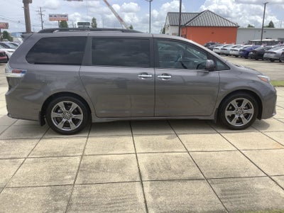 2018 Toyota Sienna SE