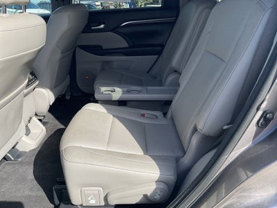 2016 Toyota Highlander Limited Platinum