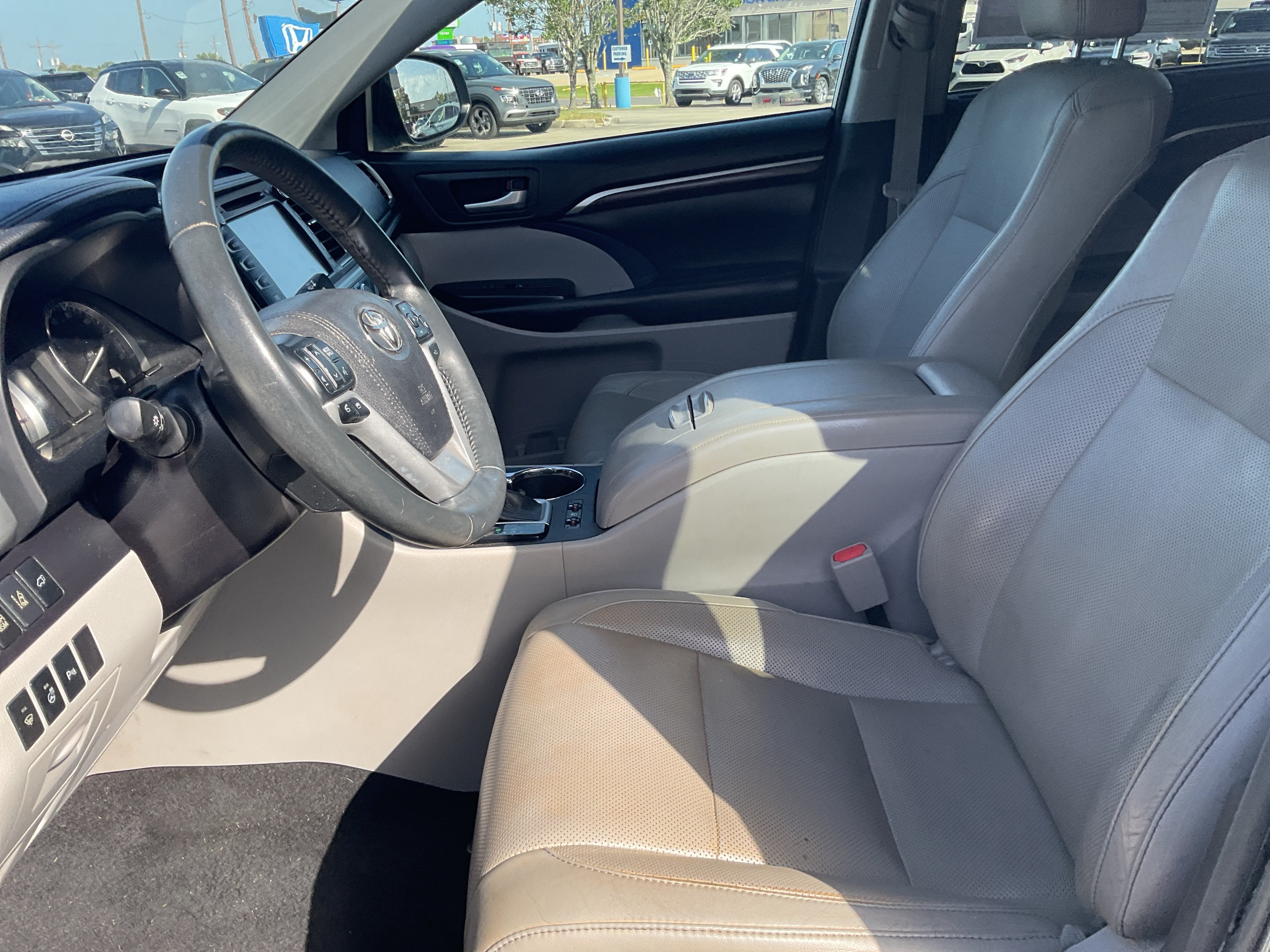 2016 Toyota Highlander Limited Platinum