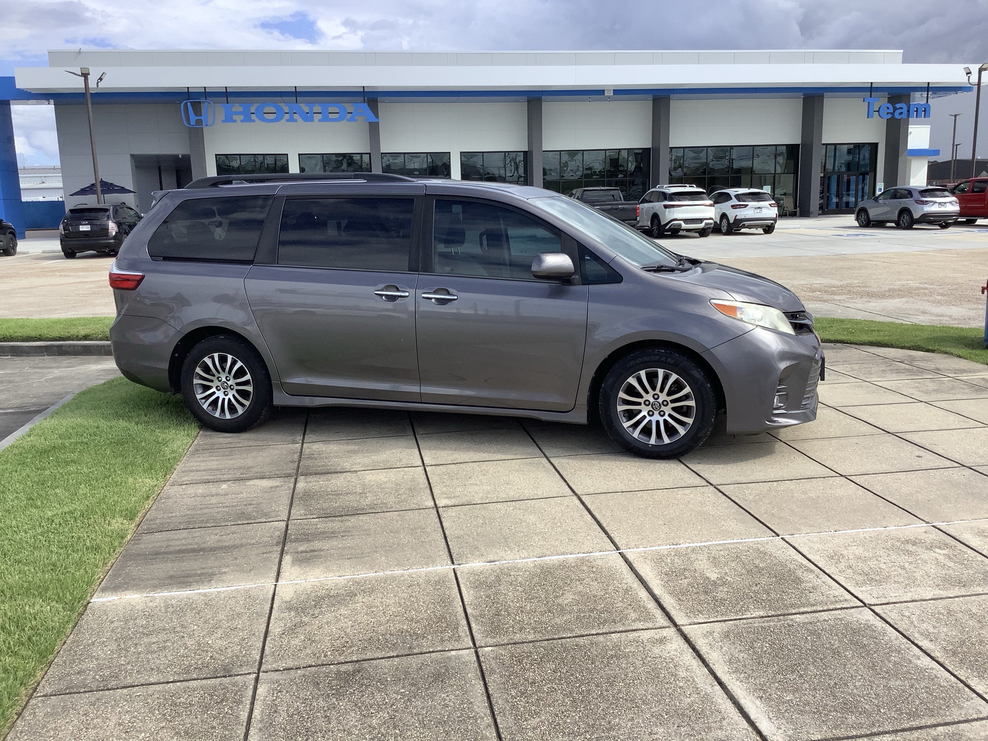 2018 Toyota Sienna XLE Auto Access Seat