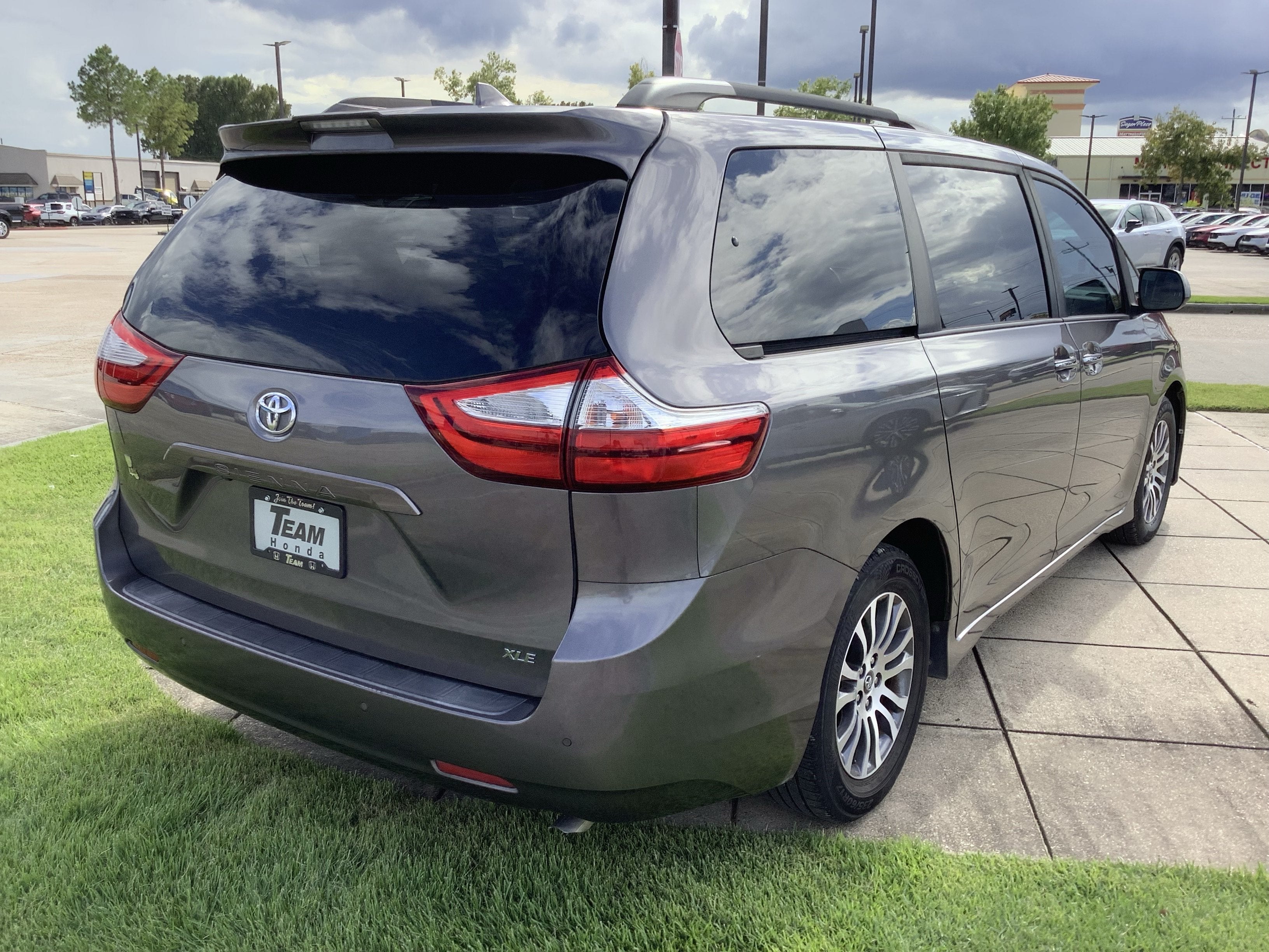 2018 Toyota Sienna XLE Auto Access Seat