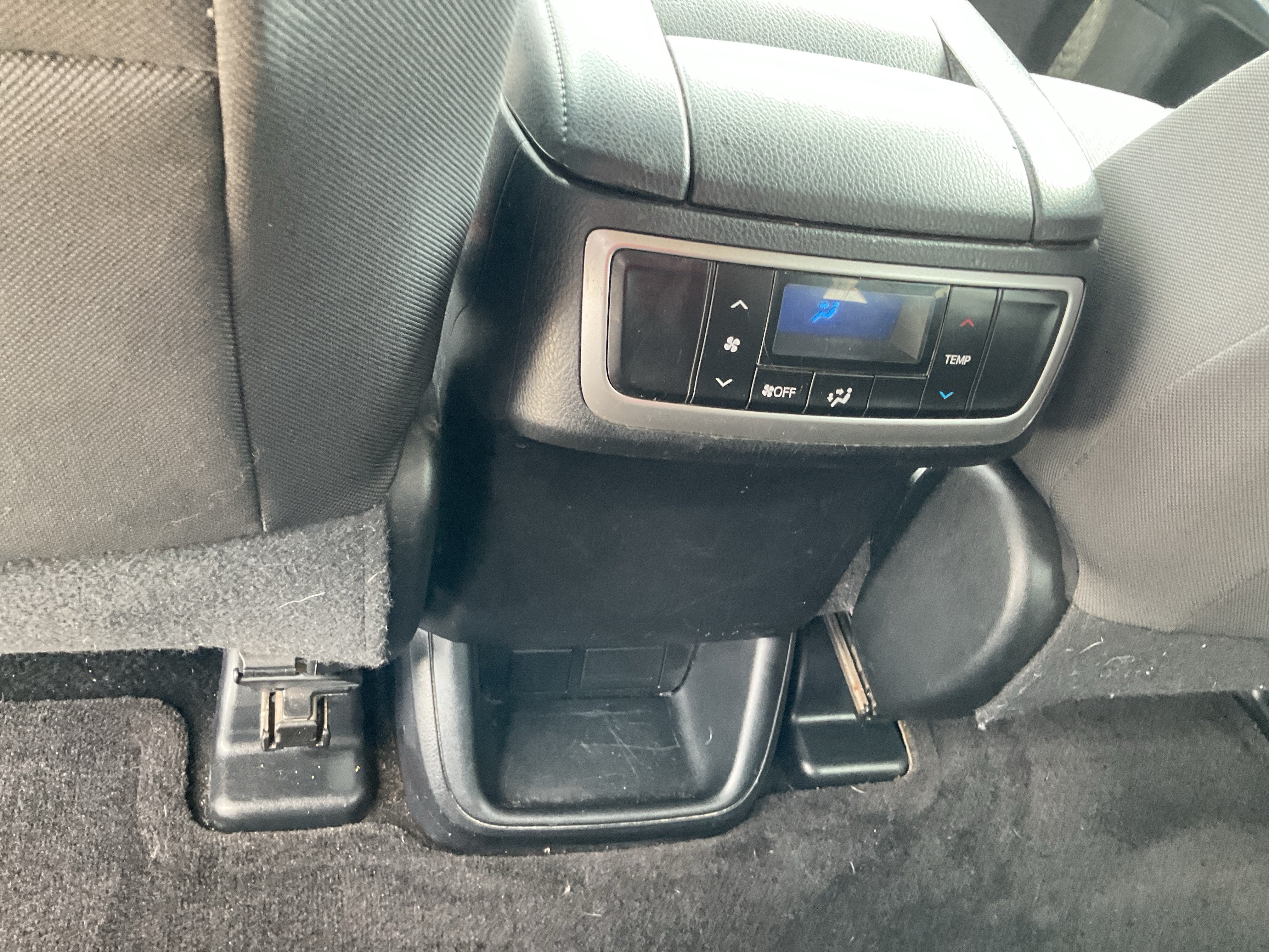 2017 Toyota Highlander LE