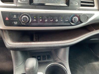 2017 Toyota Highlander LE