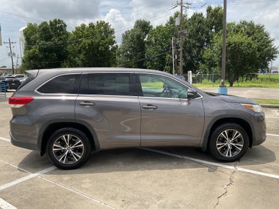 2017 Toyota Highlander LE