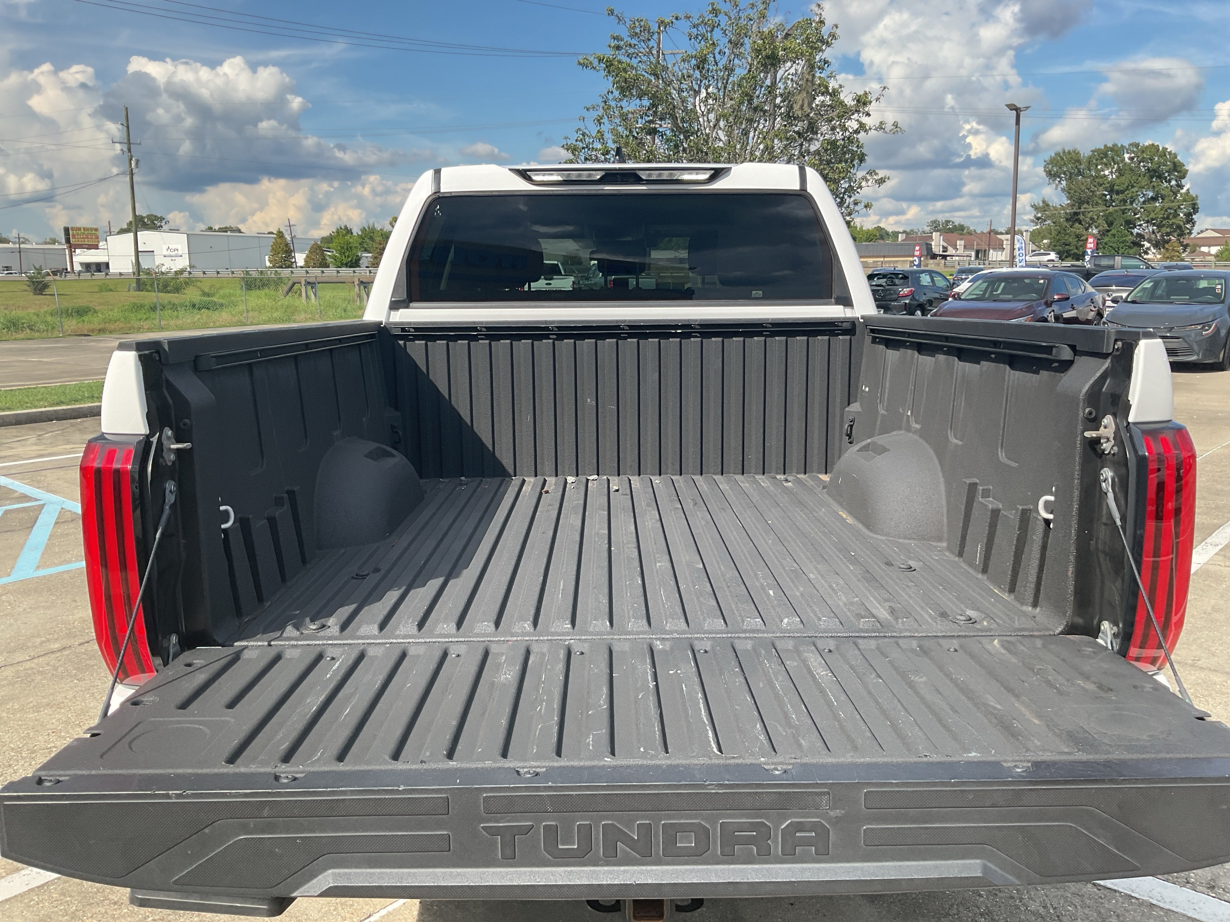 2023 Toyota Tundra 4WD SR5
