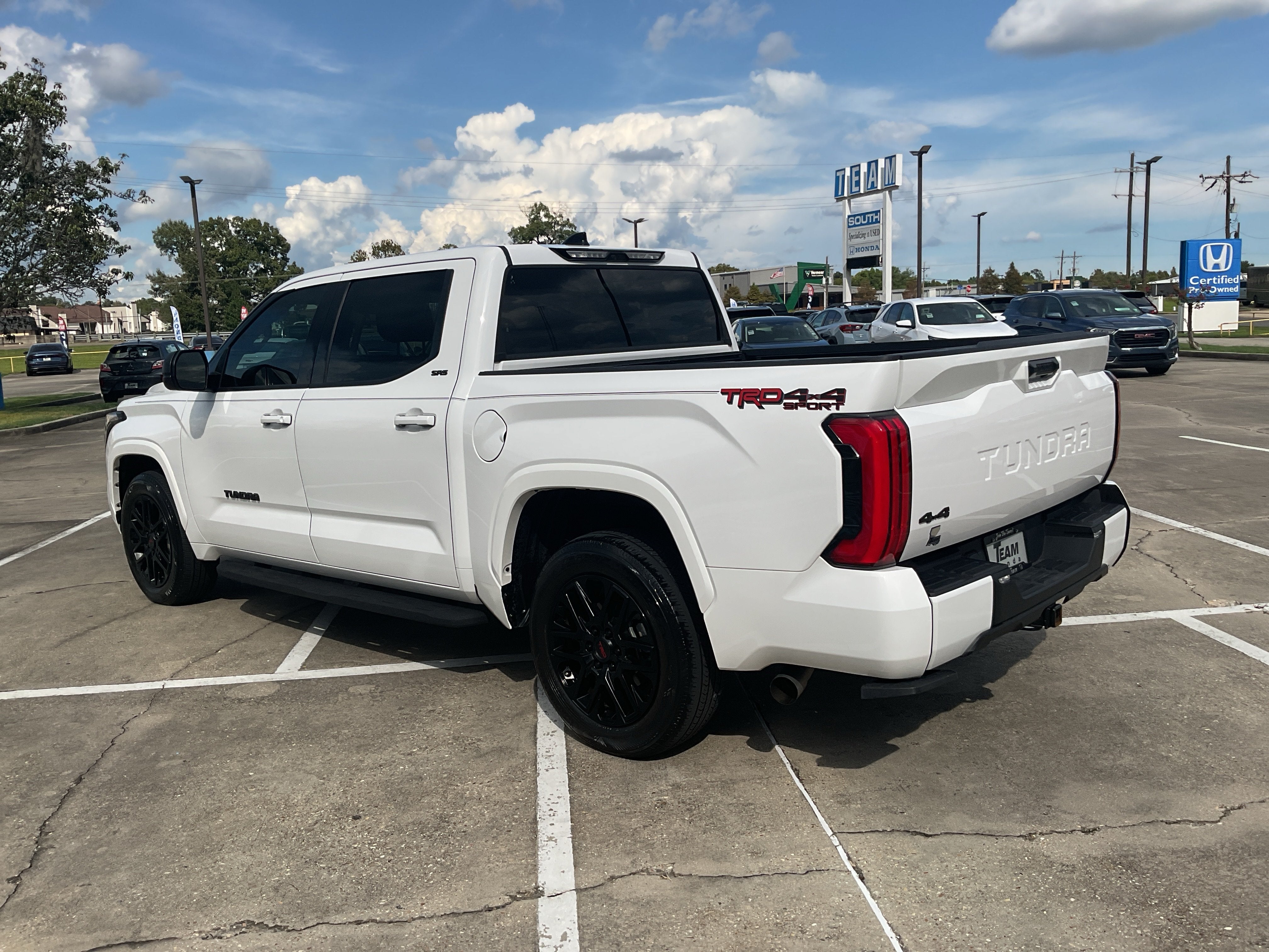 2023 Toyota Tundra 4WD SR5