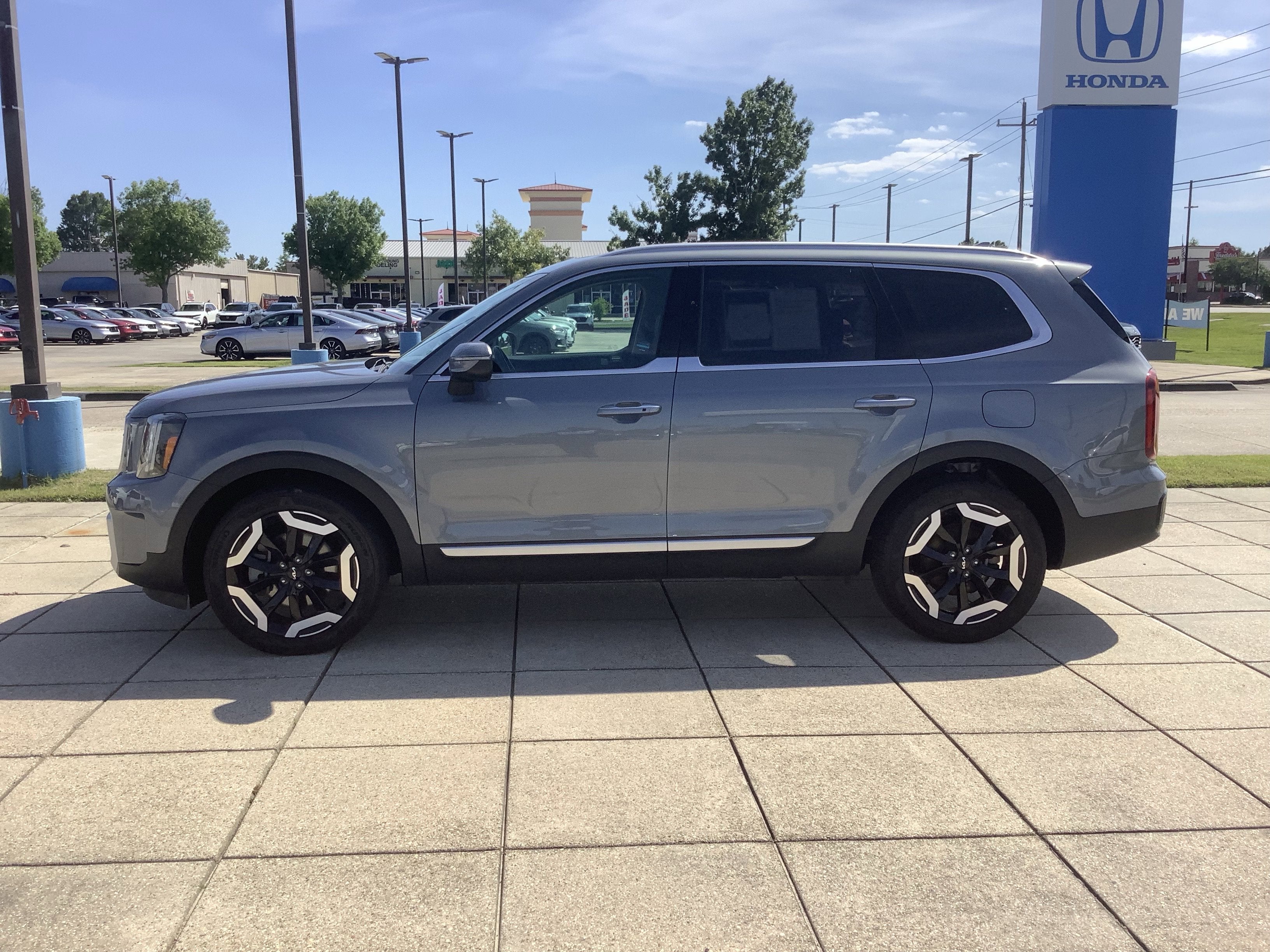 2025 Kia Telluride S