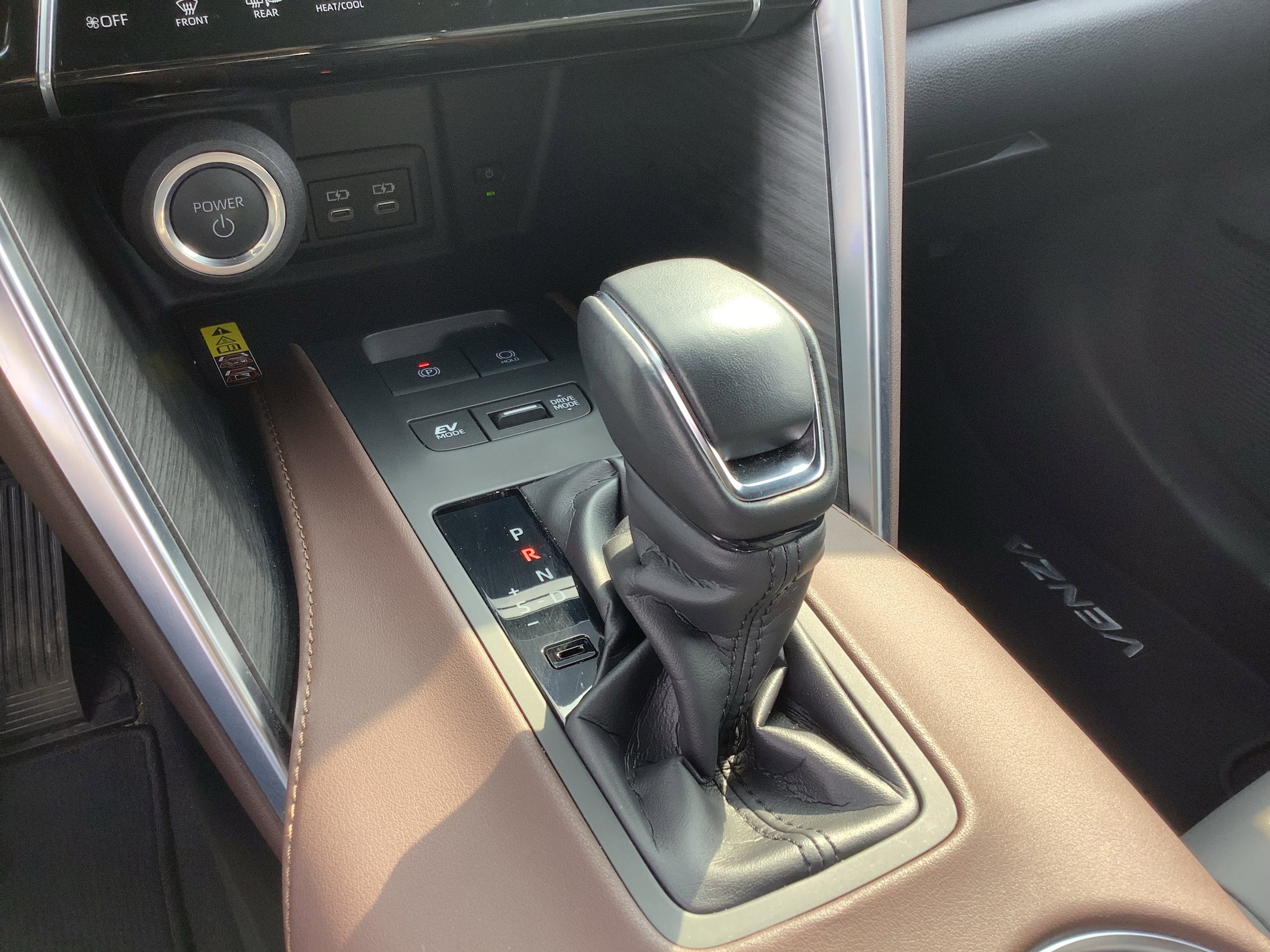 2024 Toyota Venza LE