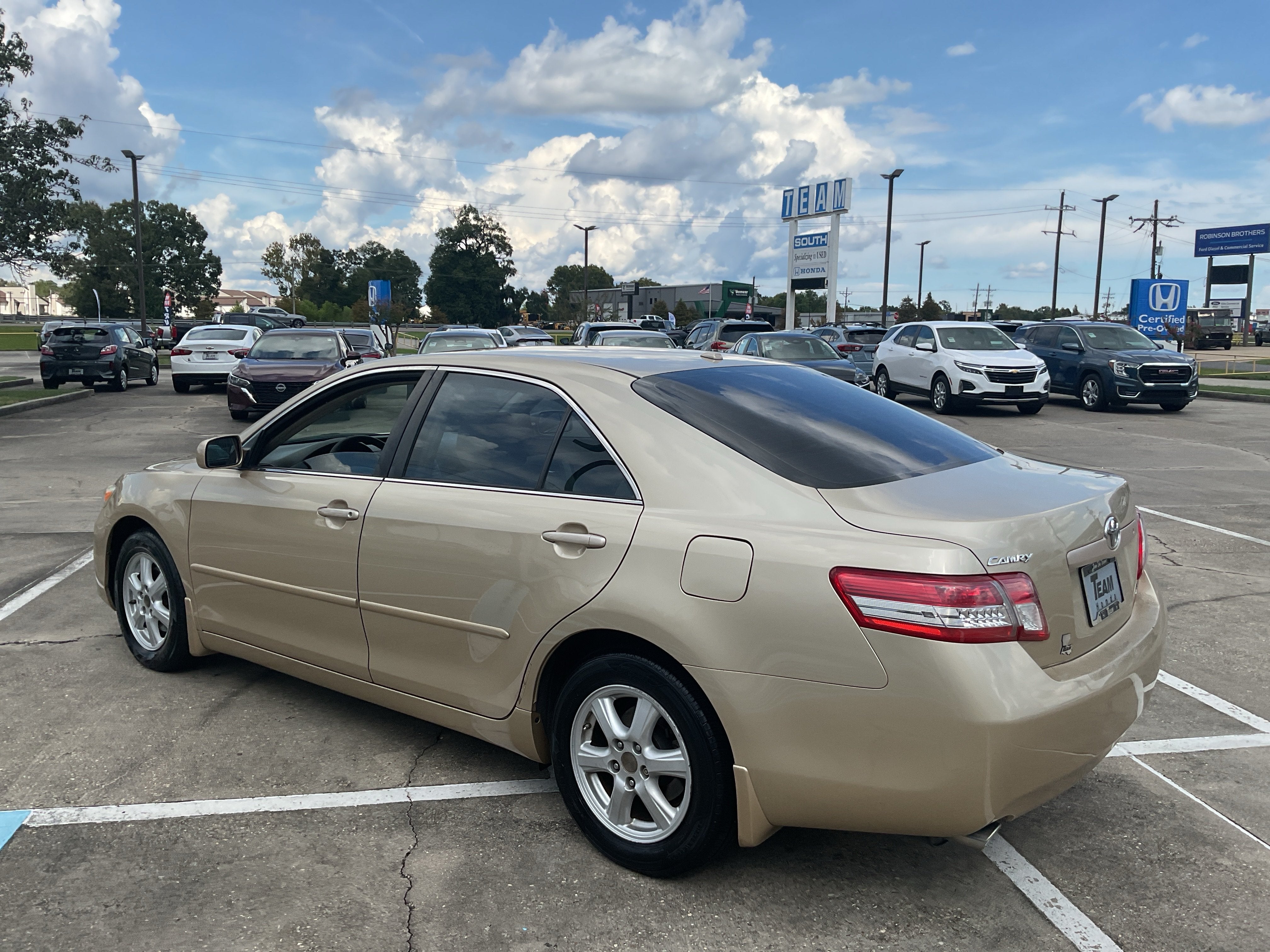 2010 Toyota Camry LE