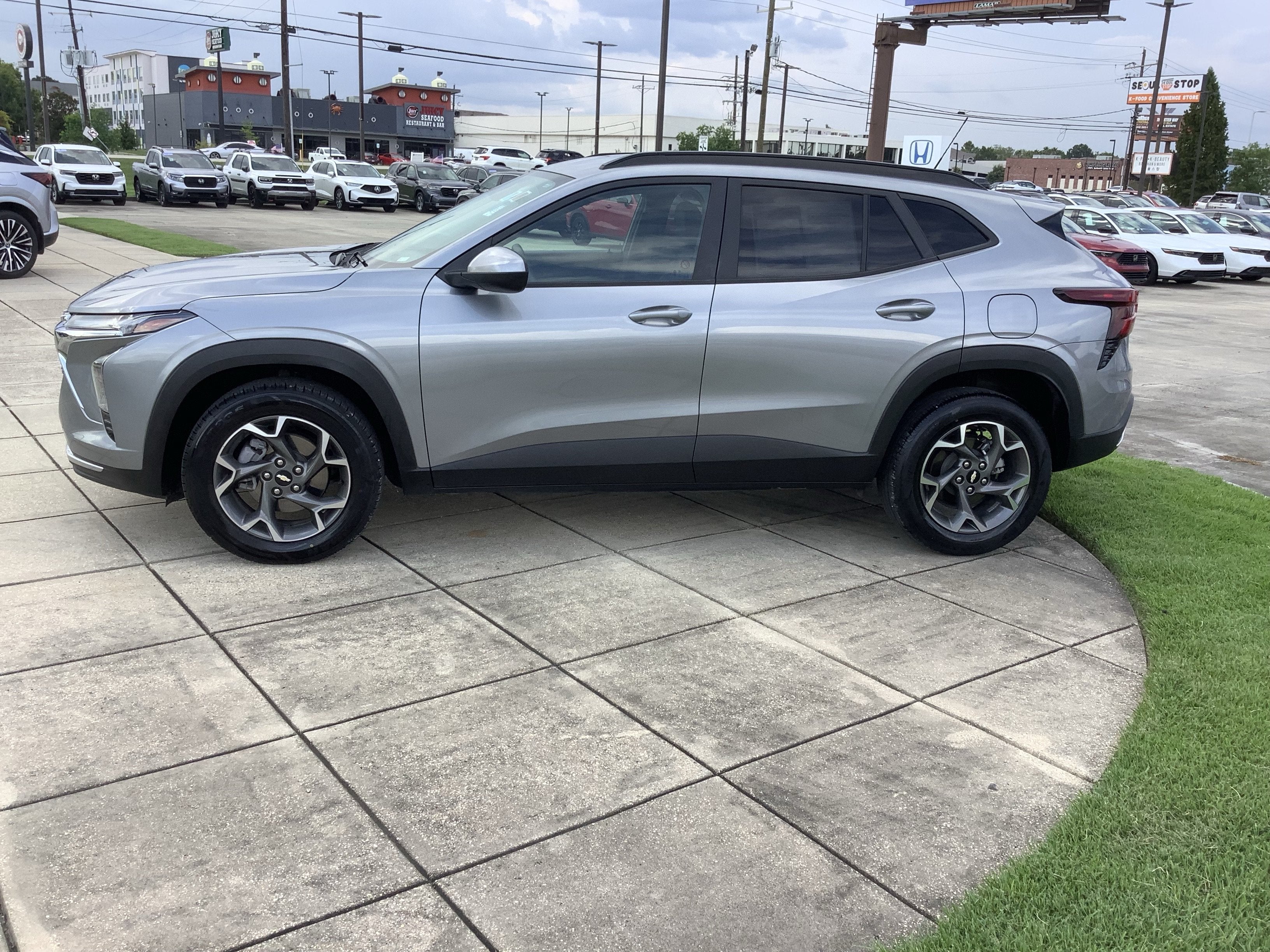 2024 Chevrolet Trax LT