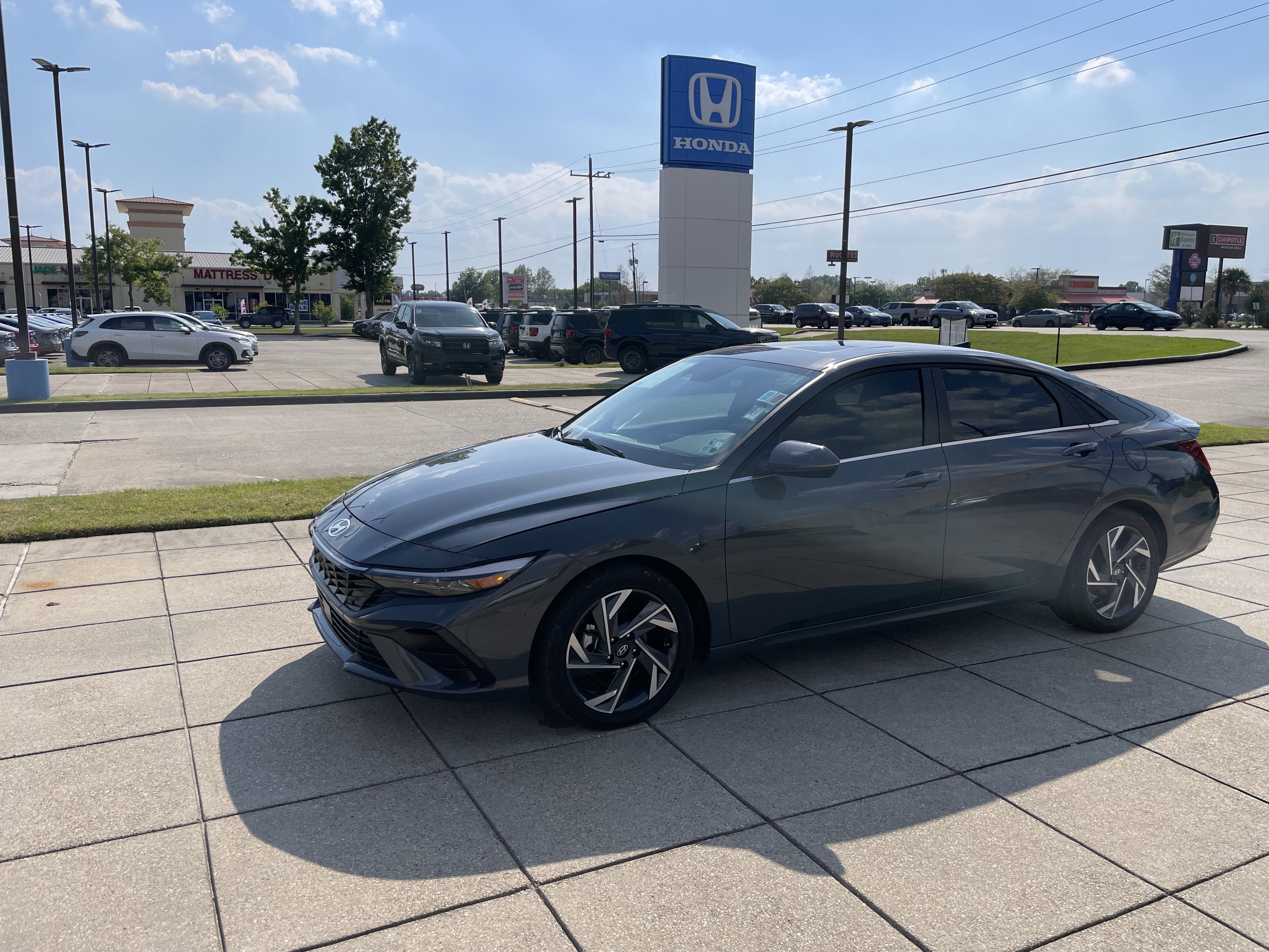 2025 Hyundai Elantra Hybrid Limited