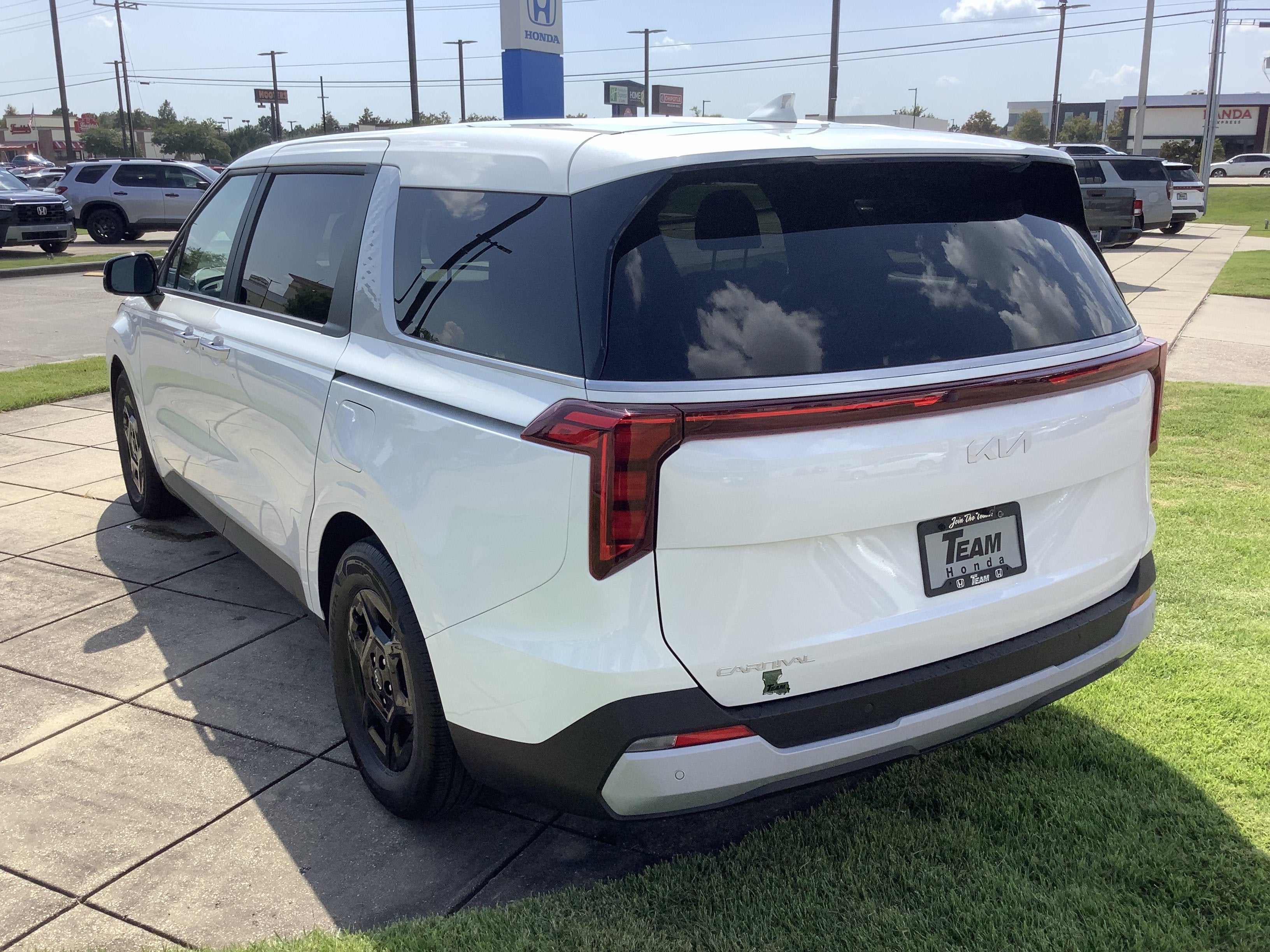 2025 Kia Carnival LXS