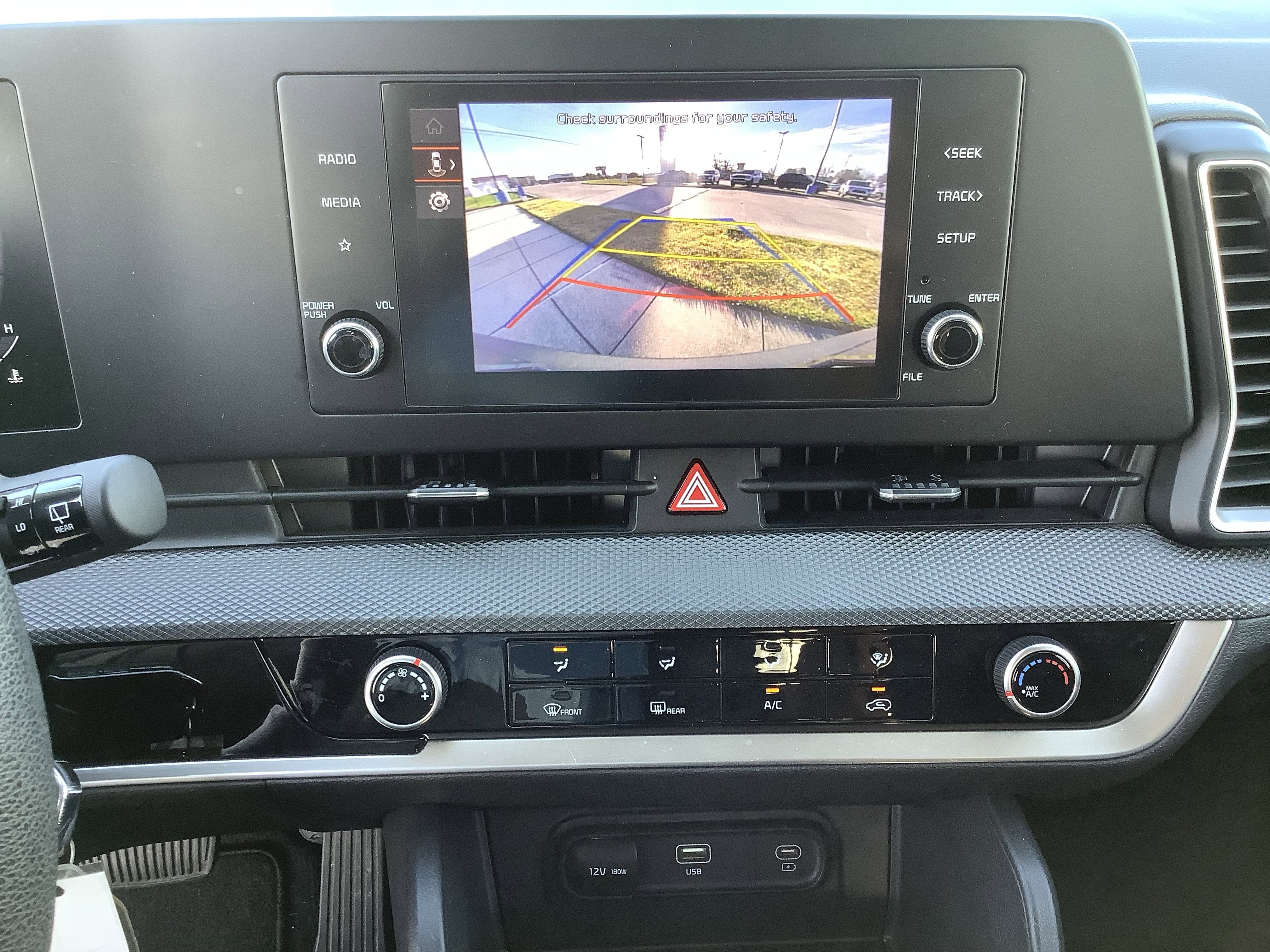 2024 Kia Sportage LX