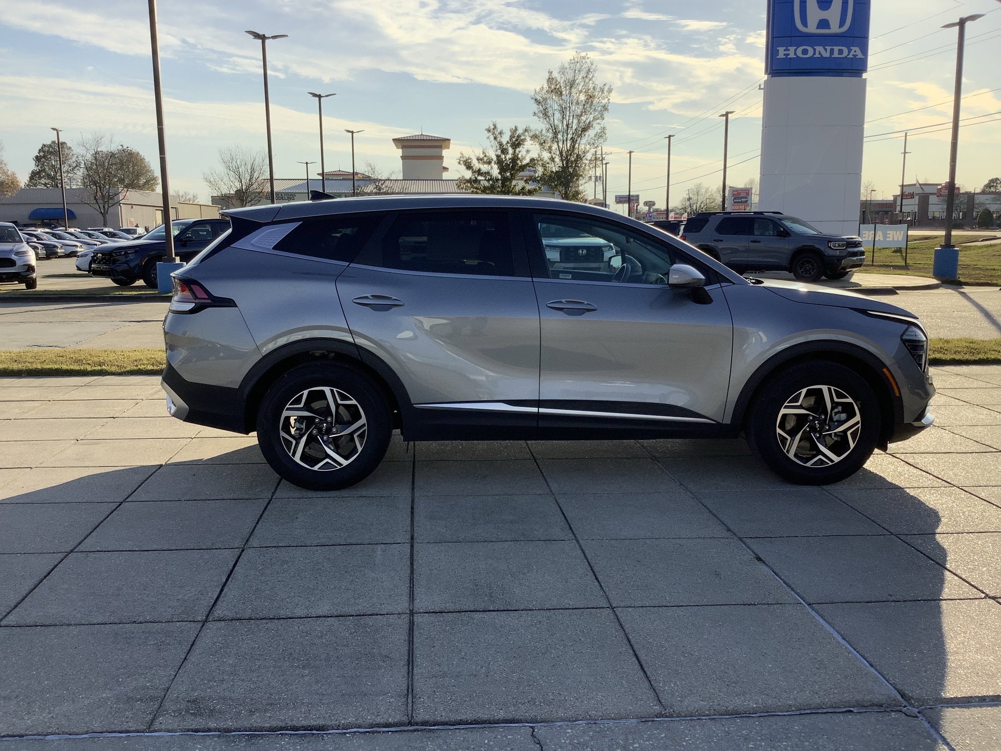 2024 Kia Sportage LX