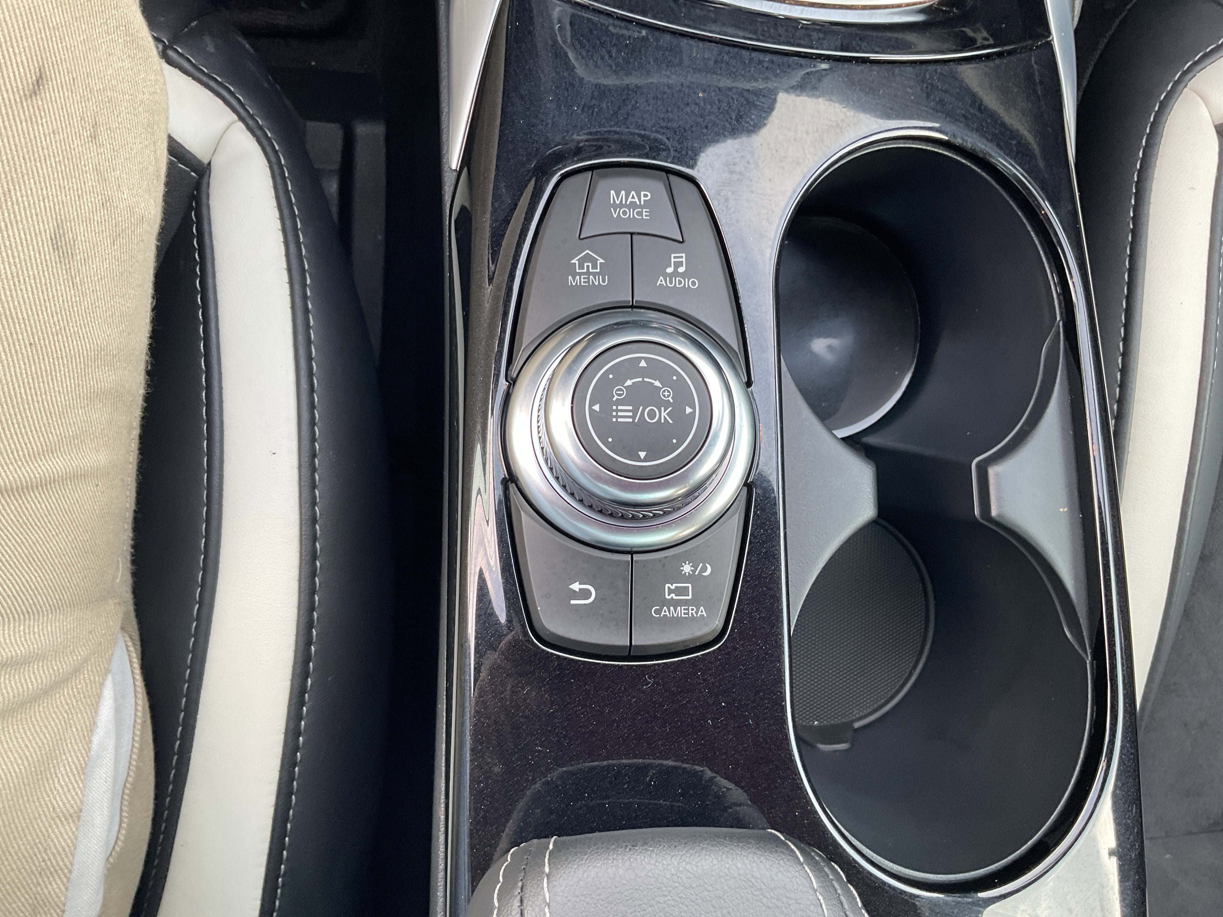 2019 INFINITI QX30 SPORT